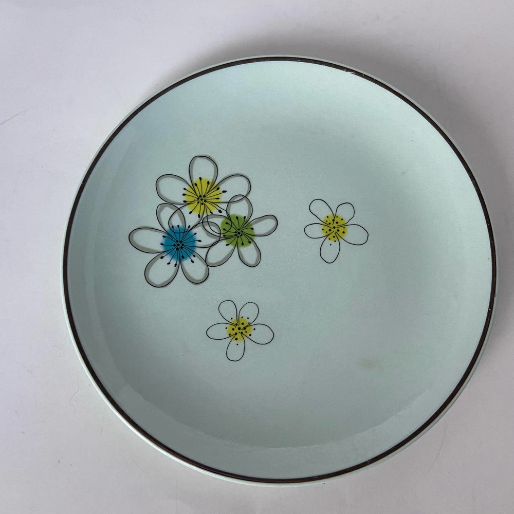 Nobility Permaware Mist Bread & Butter 1950's Green Background Outlined Flowers